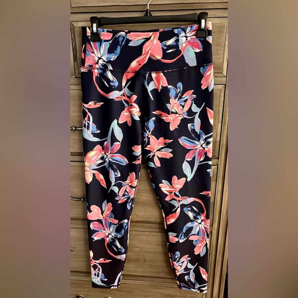 Nicole Miller leggings! Size Medium. New with tags.